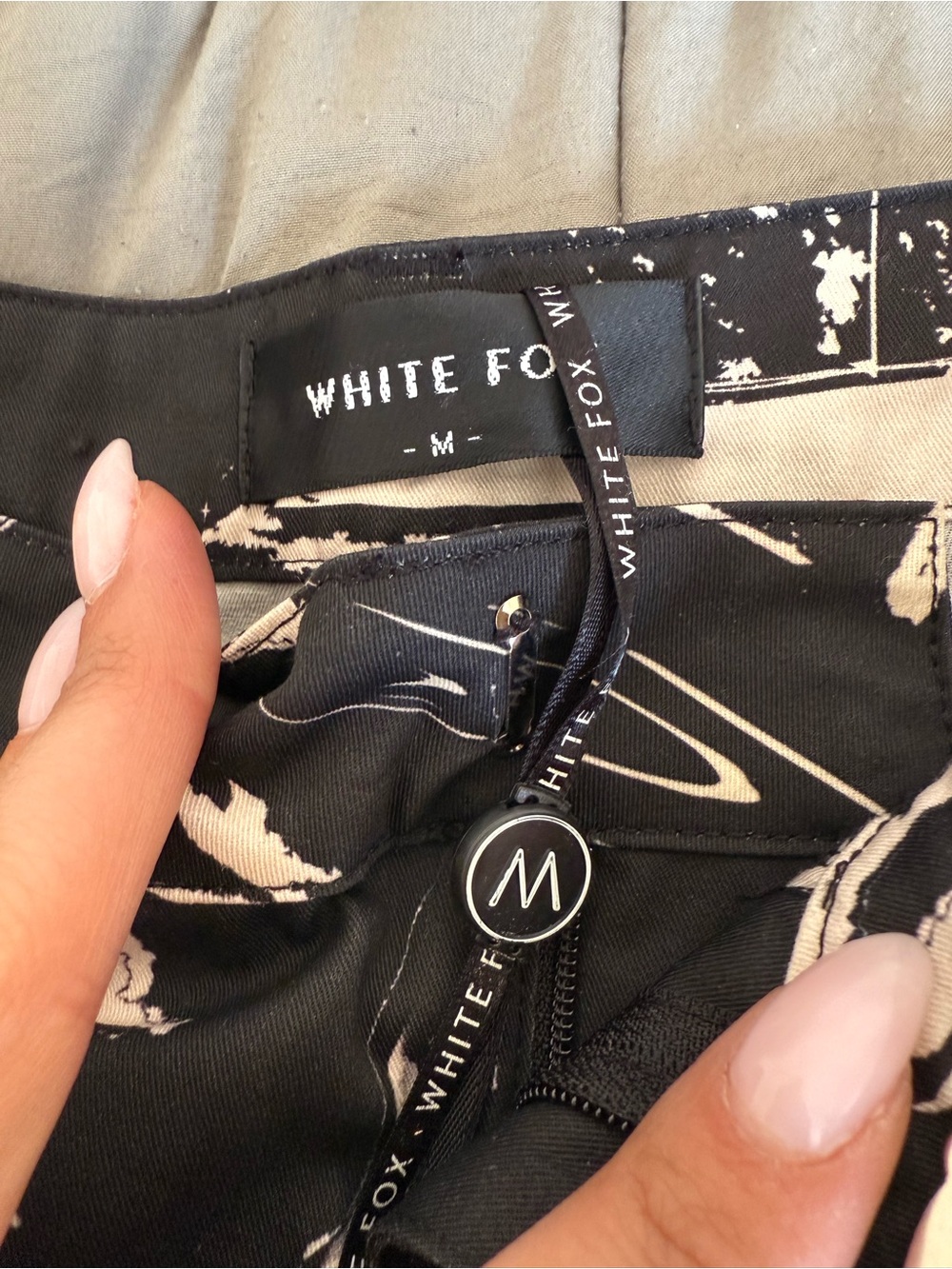 Black Graphic Pants White Fox Boutique - Picture 4 of 5